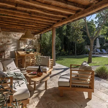 Luxury Istrian Stone Catalpa With Heated Pool, Large Private Retreat 别墅 Prascari