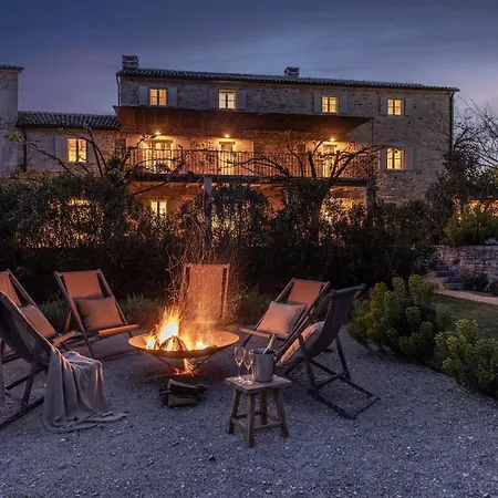 Villa Luxury Istrian Stone Catalpa With Heated Pool, Large Private Retreat