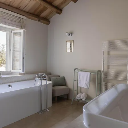 别墅 Luxury Istrian Stone Catalpa With Heated Pool, Large Private Retreat