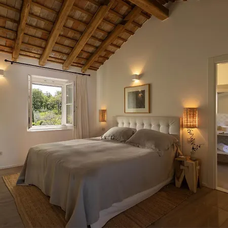 Luxury Istrian Stone Catalpa With Heated Pool, Large Private Retreat Prascari