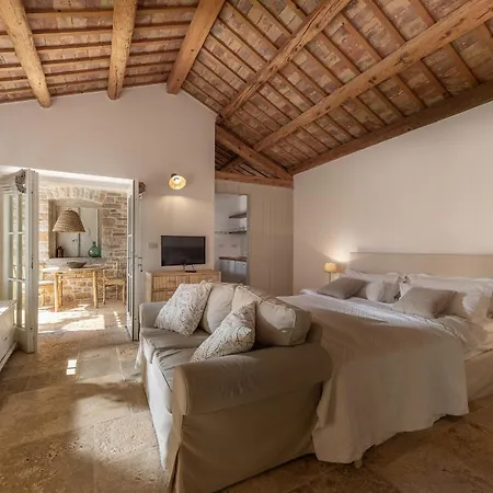 Luxury Istrian Stone Catalpa With Heated Pool, Large Private Retreat 别墅 Prascari