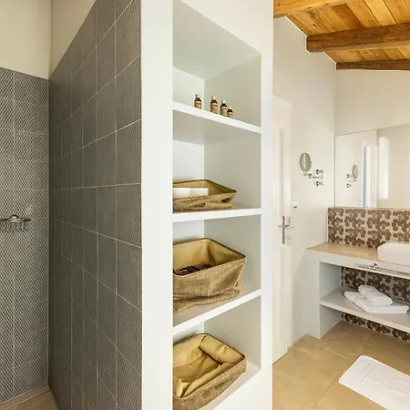 Luxury Istrian Stone Catalpa With Heated Pool, Large Private Retreat