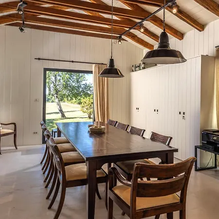 Luxury Istrian Stone Catalpa With Heated Pool, Large Private Retreat Vila Prascari